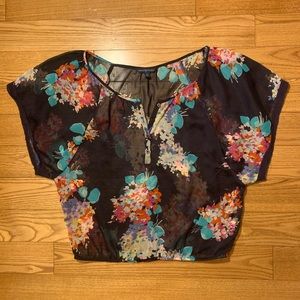 AMERICAN EAGLE Sheer Floral Top 🎉FREE bandeau🎉